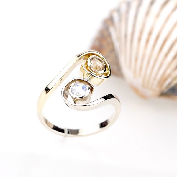 Wyjątkowy pierścionek zaręczynowy z kamieniem księżycowym i topazem złocistym