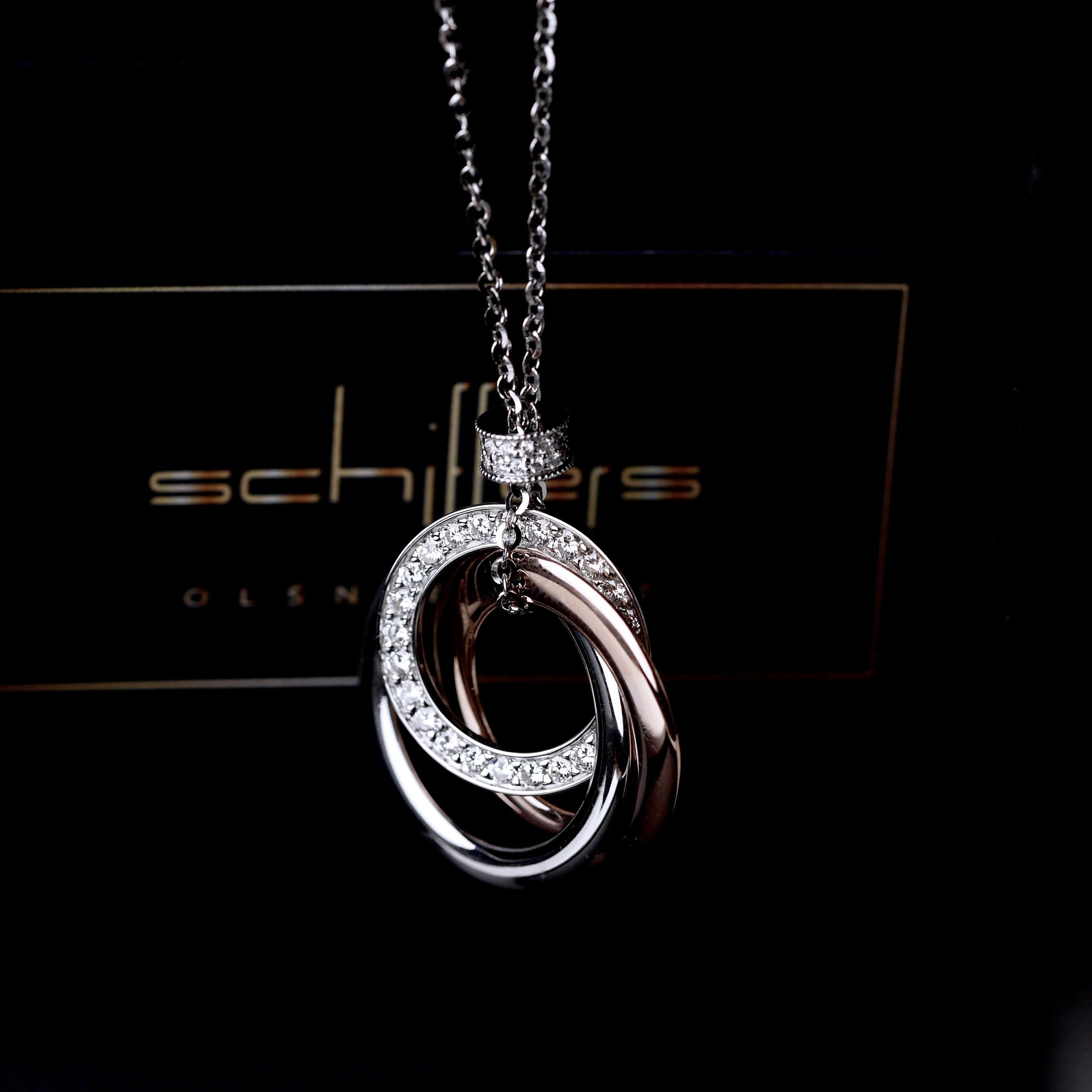 Jak wyczyścić naszyjnik pokryty rodem?